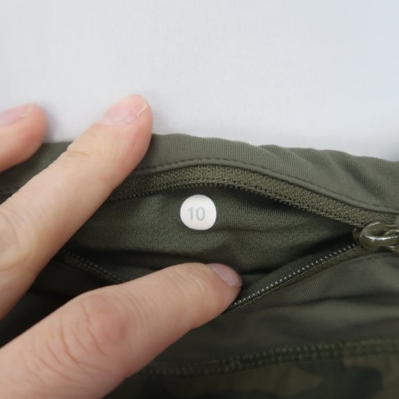 Lululemon Speed Up Shorts Green Camo Size 10 - Picture 7 of 7